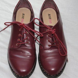 JustFab Burgundy Lace up Loafers w/ Gold Studs sz 8